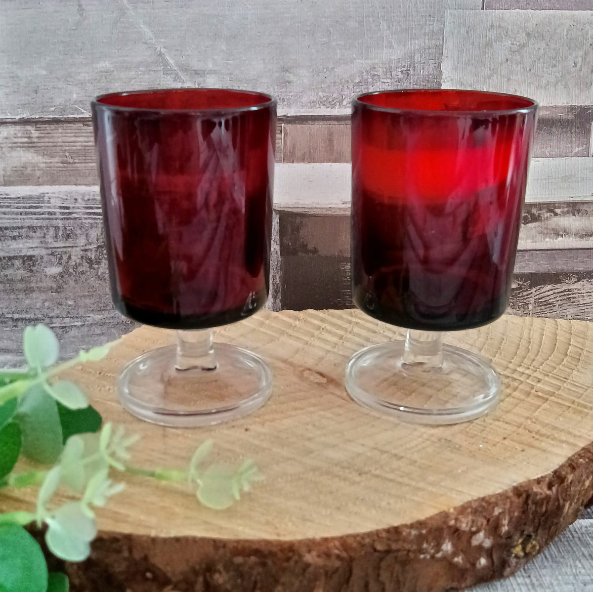 Ruby Red Vintage Wine Glasses: Tableware Gift