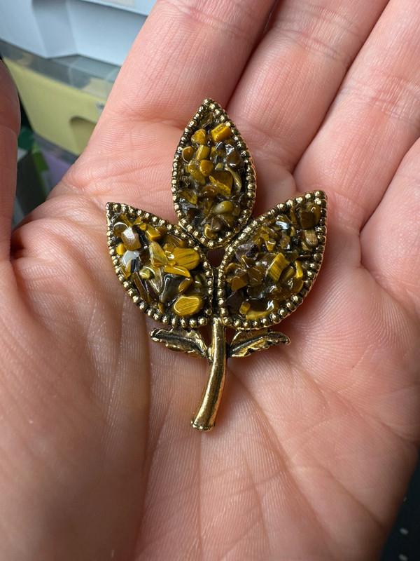 Elegant Vintage Brooches – Sparkling Rhinestone, Floral & Retro Statement Pins | Antique Costume Jewelry Gift
