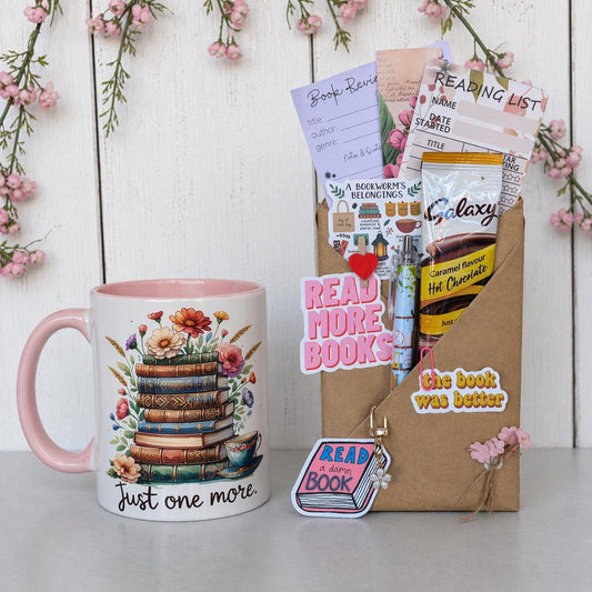 Blind Date with a Book Gift Set | Bookworm Gift Box | Bookish Mug & Reading Gift | Gift for Readers | Bibliophile Gift