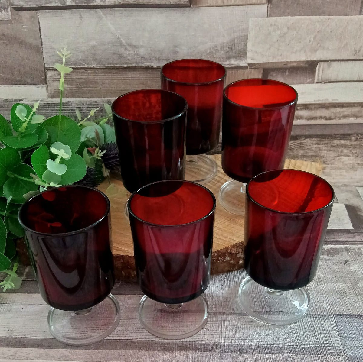 Ruby Red Vintage Wine Glasses: Tableware Gift