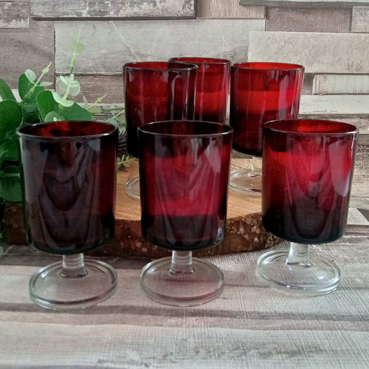 Ruby Red Vintage Wine Glasses: Tableware Gift