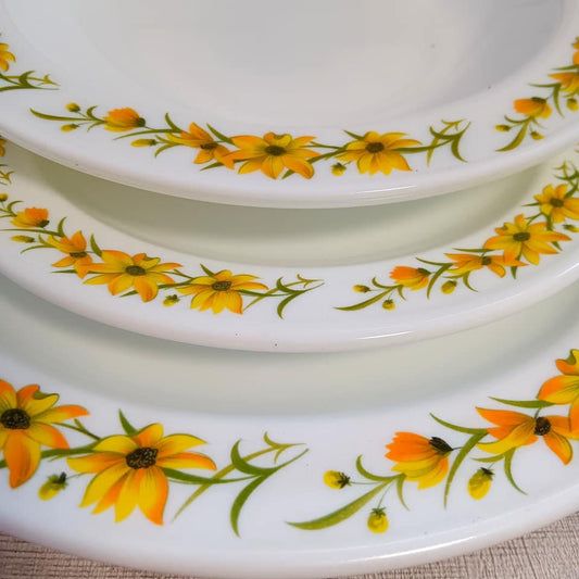Vintage Pyrex Dinnerware: Yellow Flower Tableware, 1960s