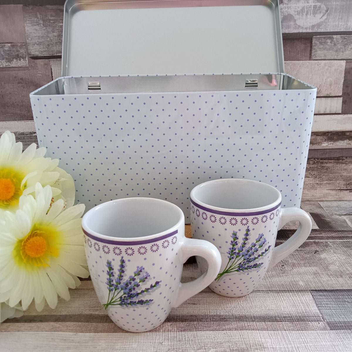 Lavender Mugs in Decorated Tin: Gardener Gift Set