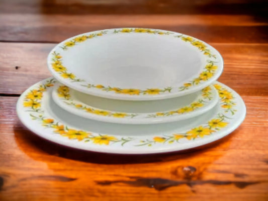 Vintage Pyrex Dinnerware: Yellow Flower Tableware, 1960s