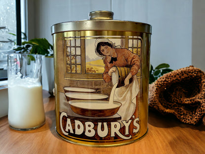 Vintage Style Storage Tin: Retro Kitchen Accessories