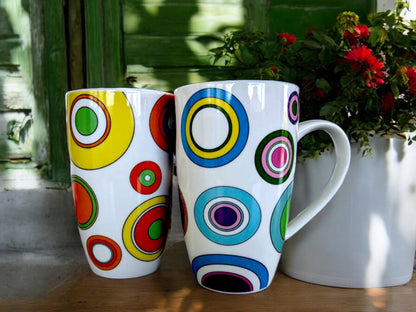 Retro Circle Mugs: Brightly Colored Ceramic Pair