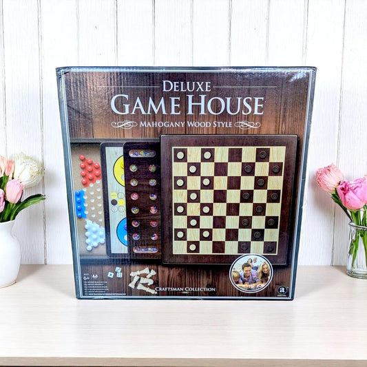 Wooden Board Games Compendium: Chess, Ludo, Snakes and Ladders