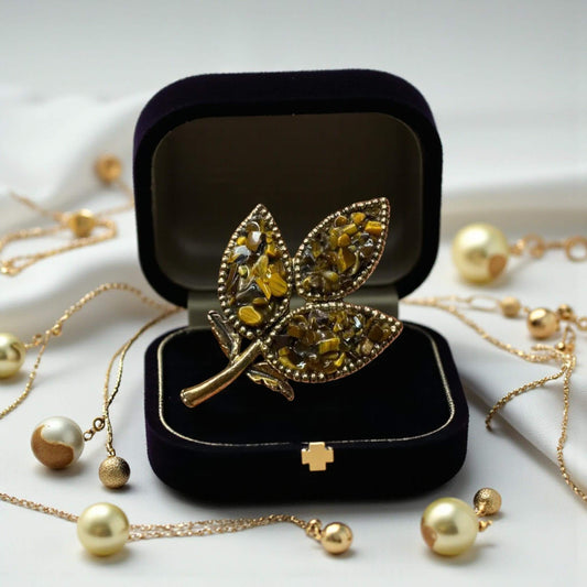 Elegant Vintage Brooches – Sparkling Rhinestone, Floral & Retro Statement Pins | Antique Costume Jewelry Gift